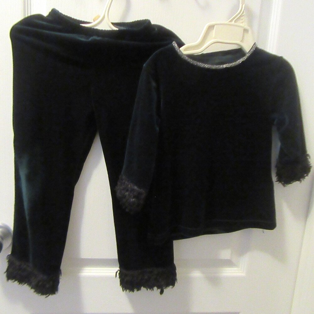 Little Girls 2 Piece Me Too as is Velour Feel